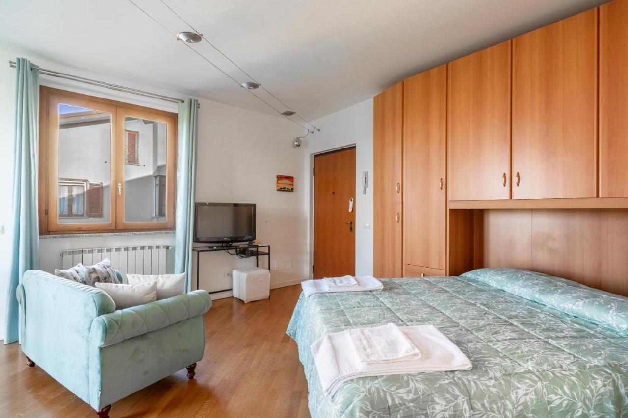 Casatella - Monolocale Con Balcone Vidigulfo Luaran gambar