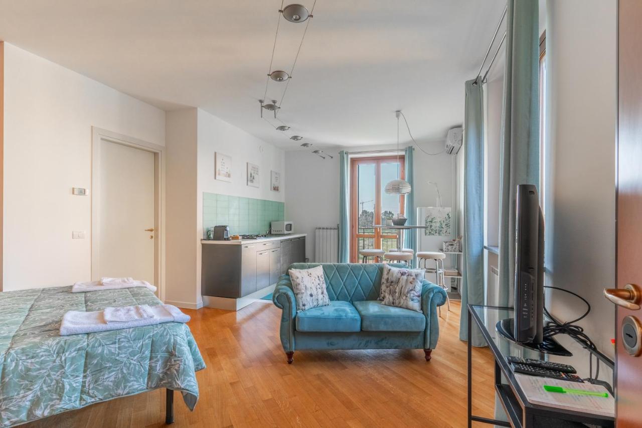 Casatella - Monolocale Con Balcone Vidigulfo Luaran gambar